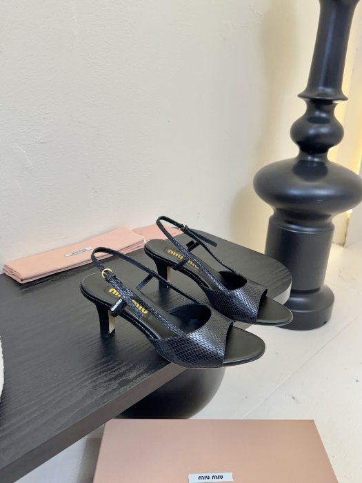 Босоножки фото 2