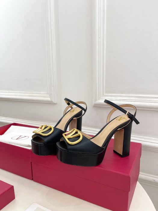 Босоножки фото 3