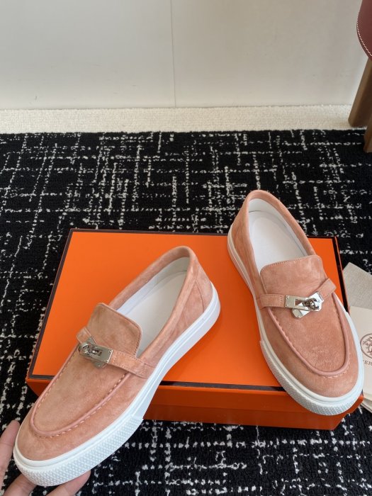 Лоферы кожаные женские фото 7