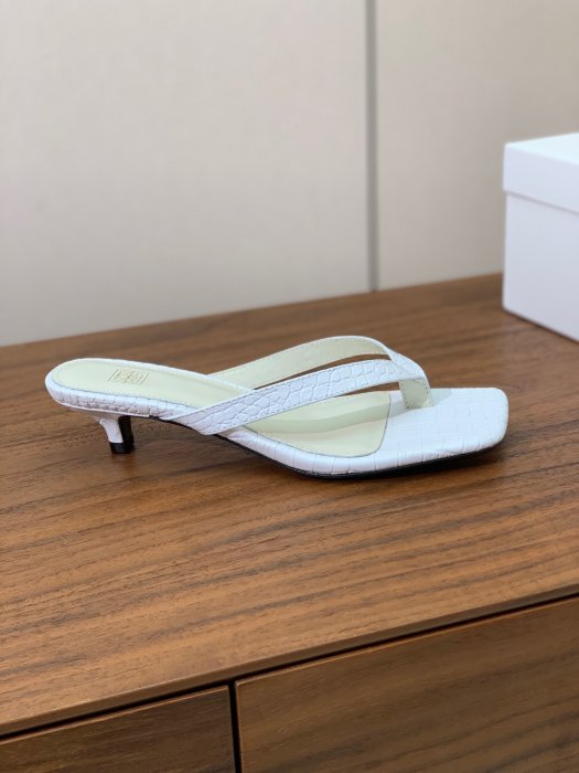 Шльопанці жіночі фото 4