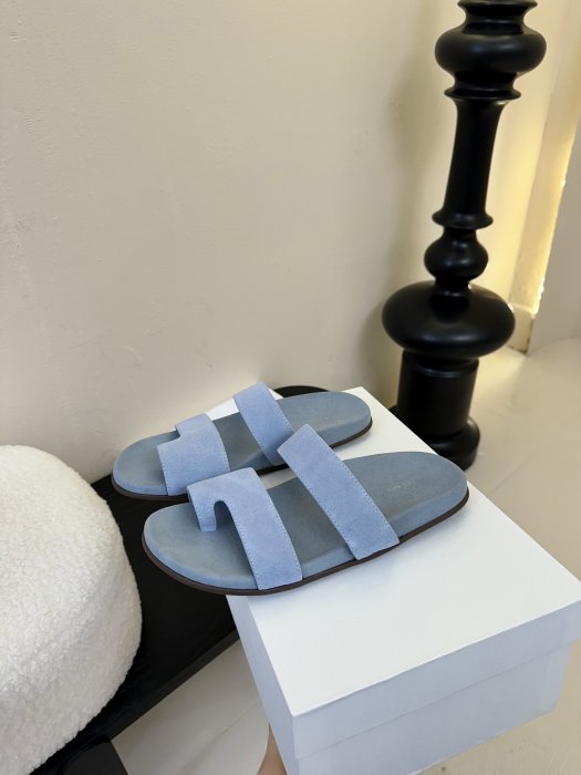 Шлепанцы женские фото 5