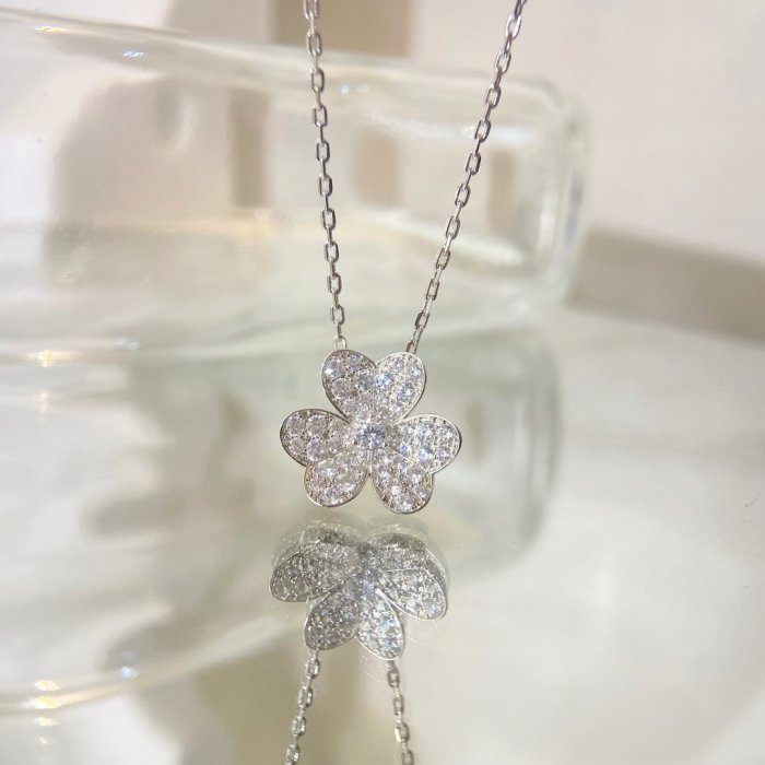 Necklace фото 2