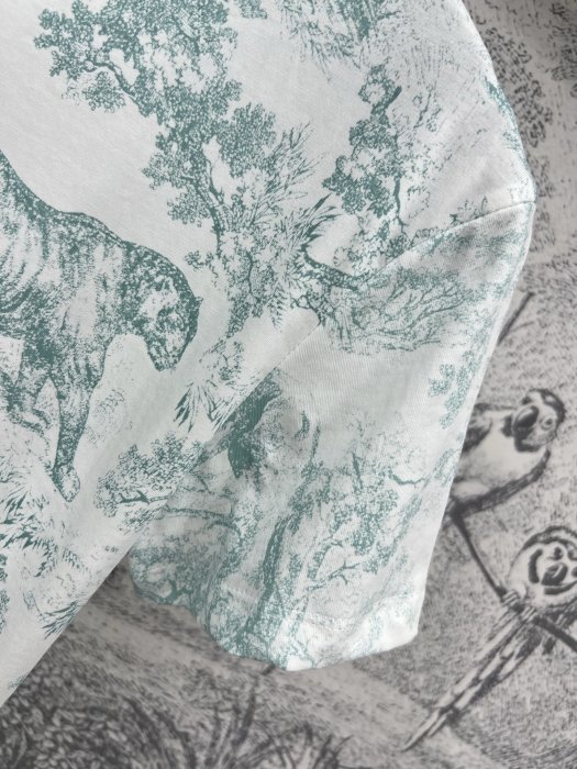 T-shirt women's фото 5