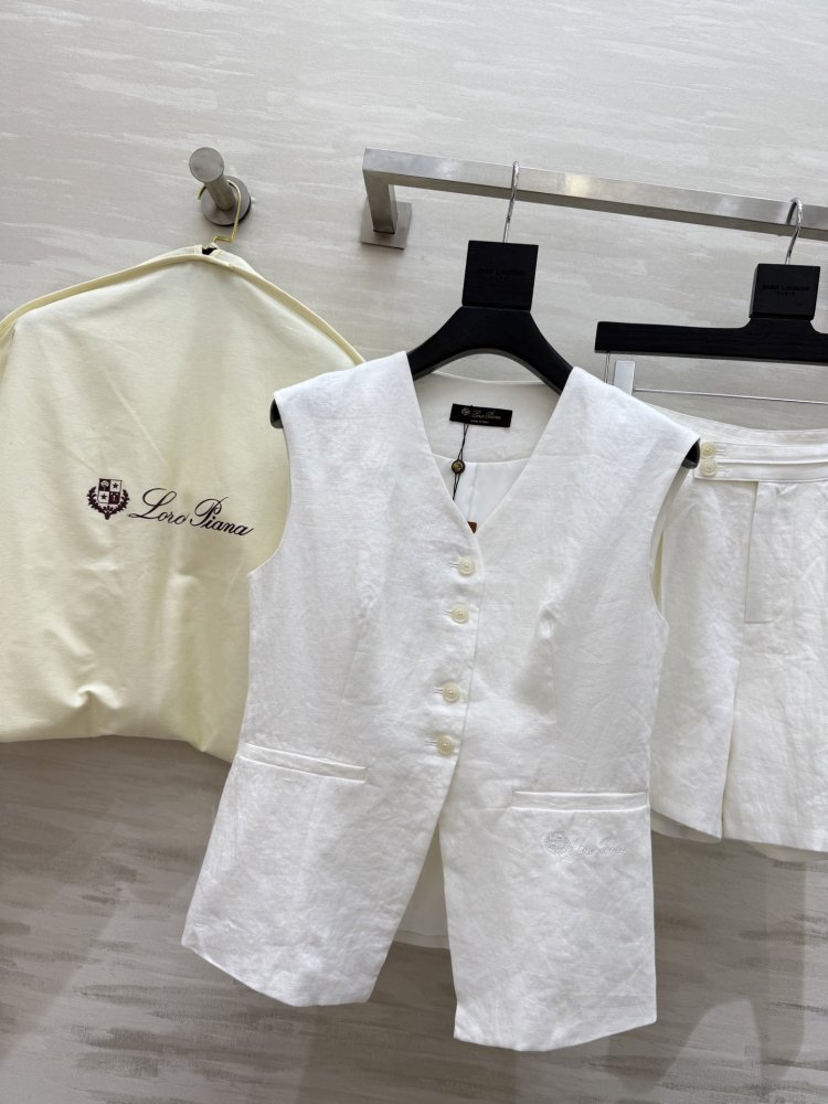 Костюм женский фото 2