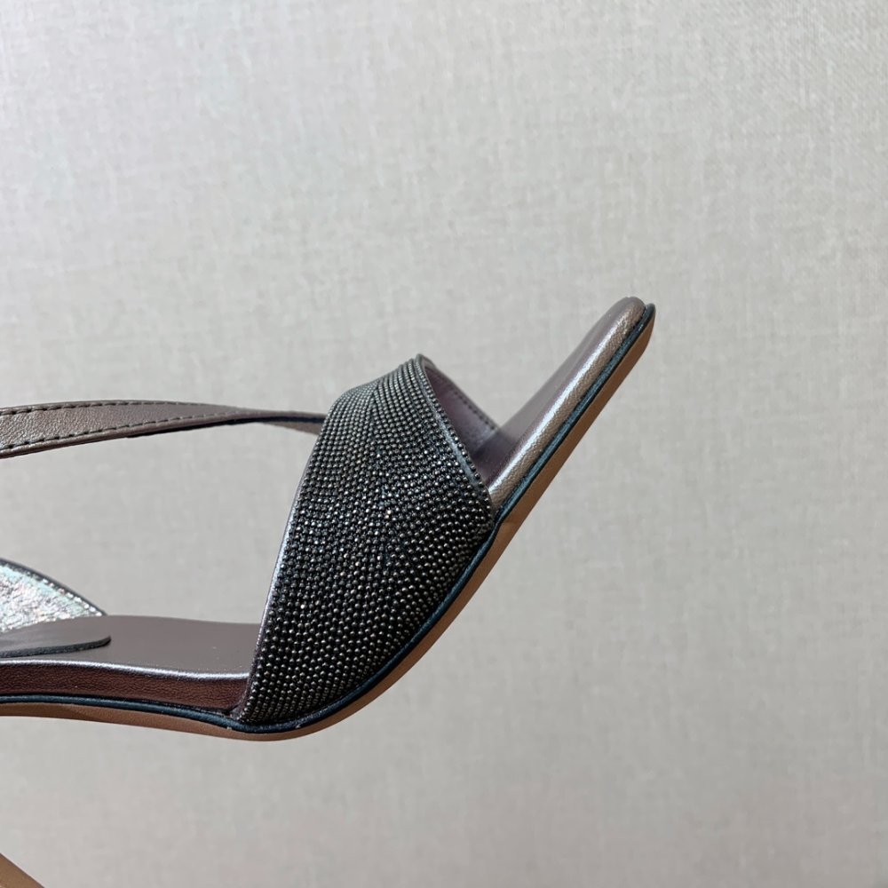 Босоножки фото 9