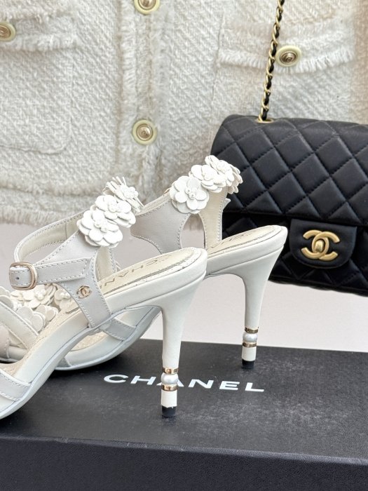 Босоножки фото 6