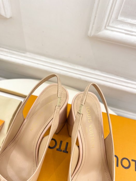 Босоножки фото 8