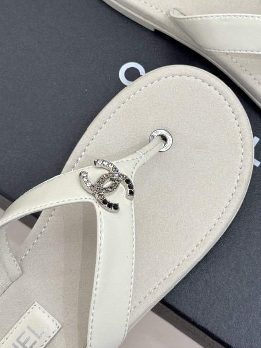 Шлепанцы фото 7