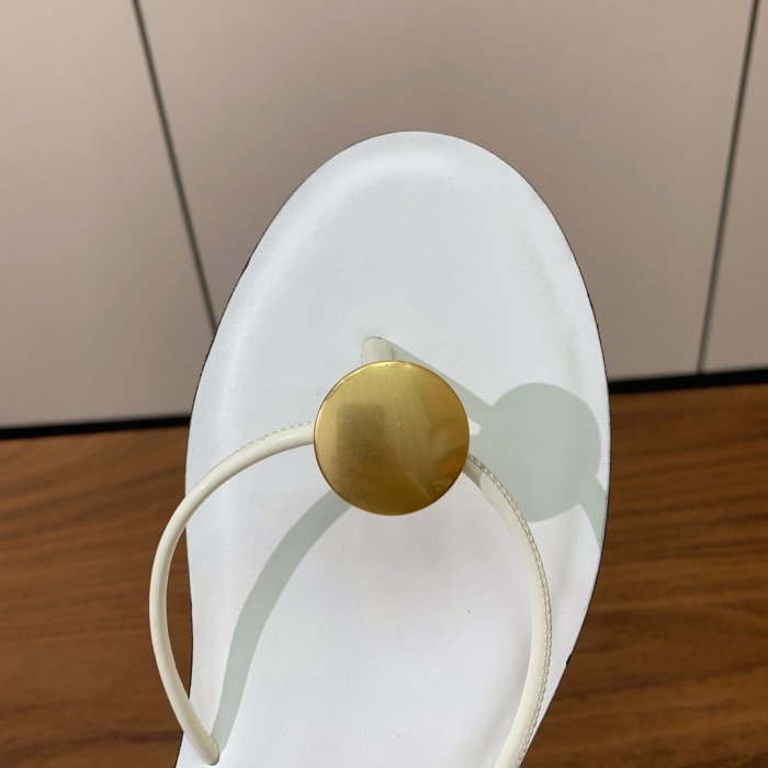 Босоножки фото 5