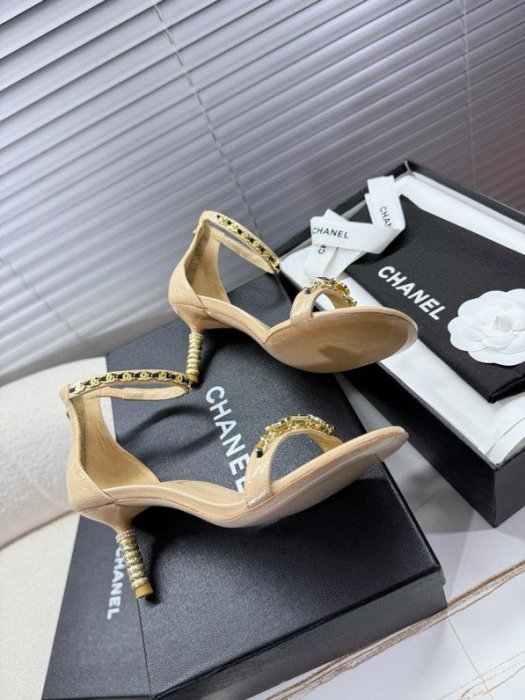 Босоножки фото 3