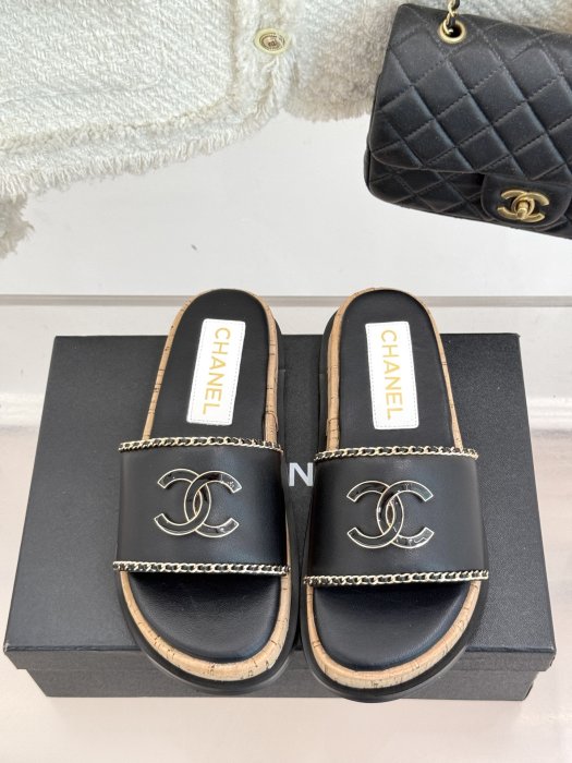 Шлепанцы фото 4