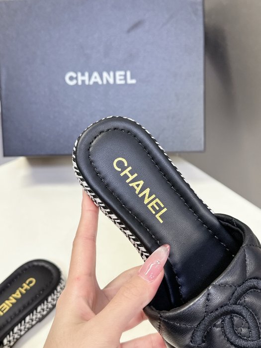 Шлепанцы фото 7