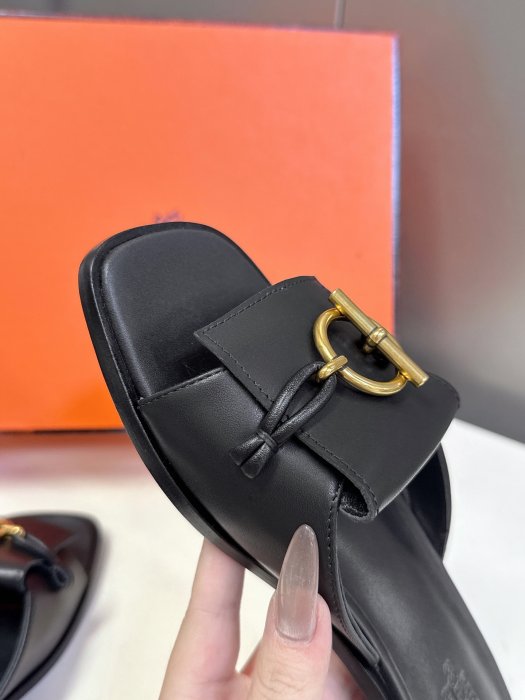 Шлепанцы фото 7