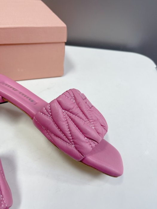 Шлепанцы фото 7