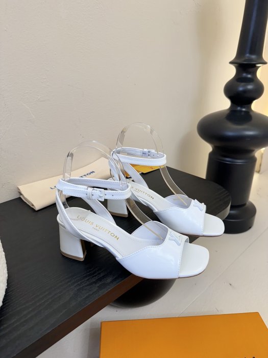 Босоножки фото 2