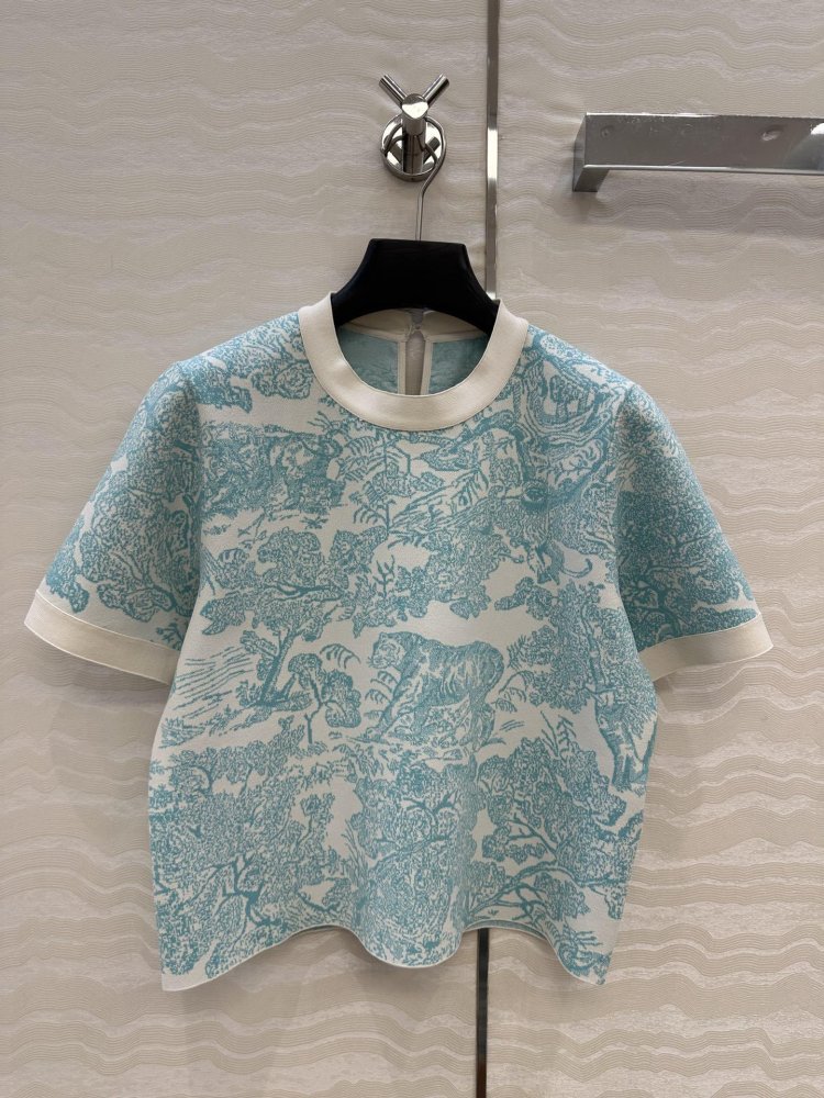 Футболка женская