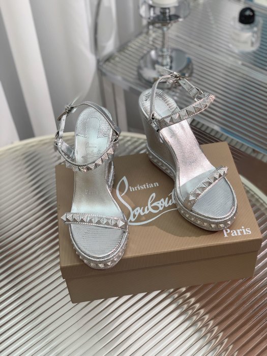 Босоножки фото 3