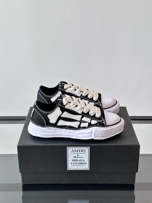 Кросівки чоловічі