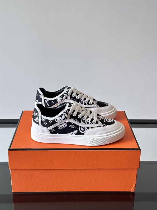 Кроссовки мужские