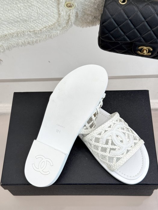 Шлепанцы фото 9