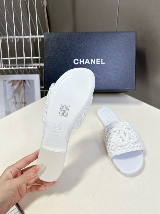 Шлепанцы женские фото 5