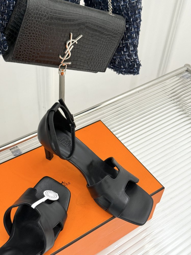 Босоножки фото 5