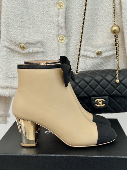 Ankle boots