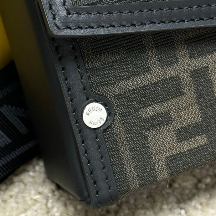 Сумка жіноча Baguette Soft Trunk 21 см фото 4