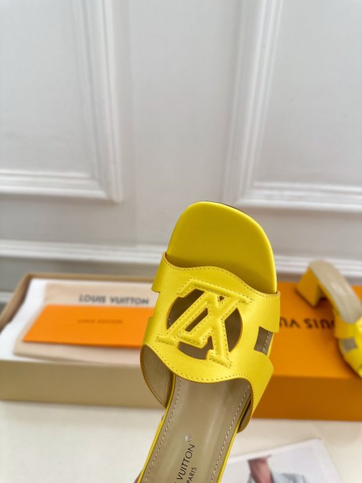 Босоножки фото 6