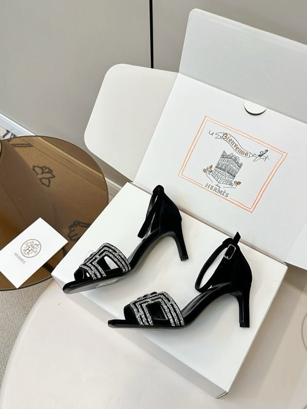 Босоножки фото 8