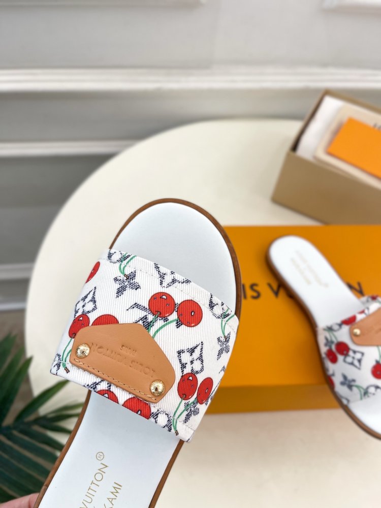 Шлепанцы женские фото 5