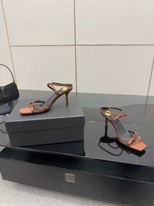 Босоножки фото 8