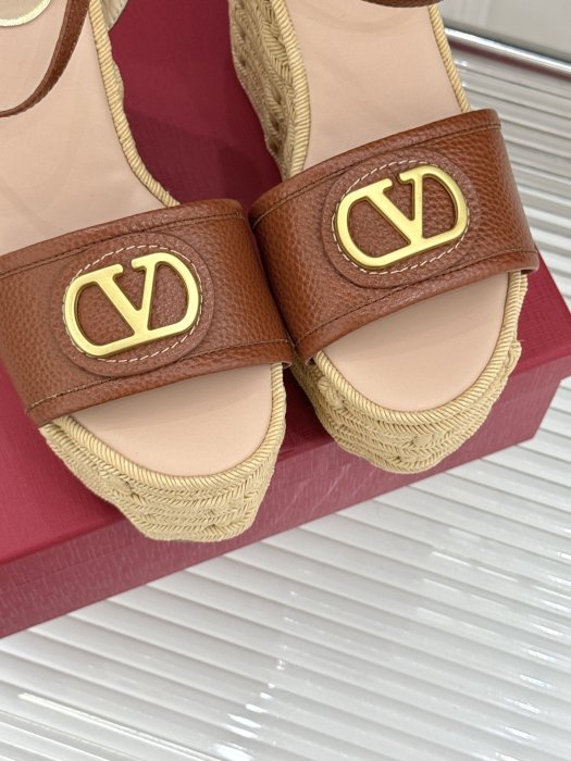 Босоножки фото 7