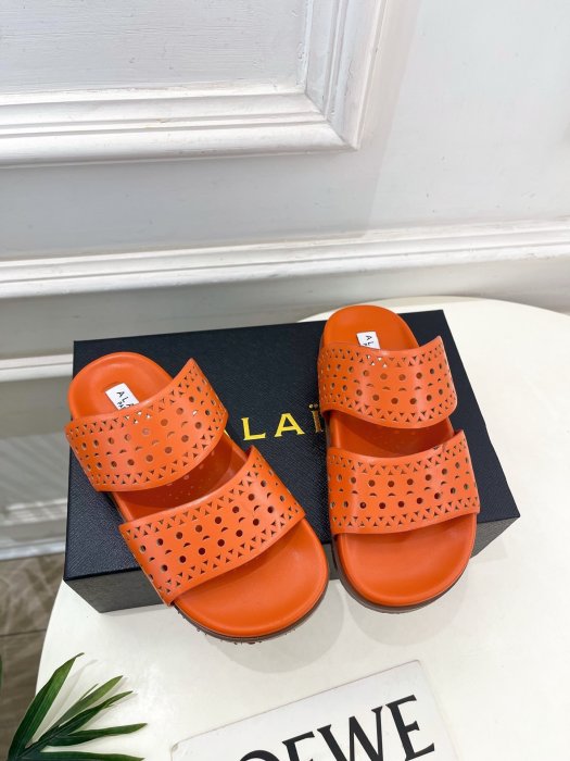 Шлепанцы женские фото 2