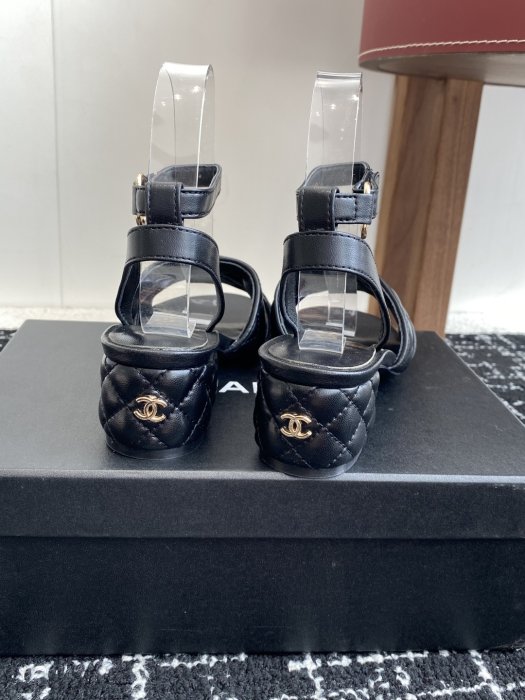 Сандалии женские фото 8