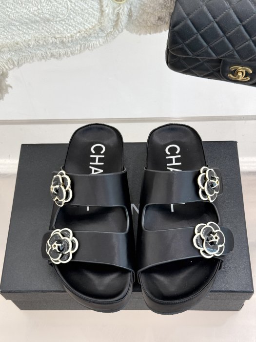 Шлепанцы фото 4