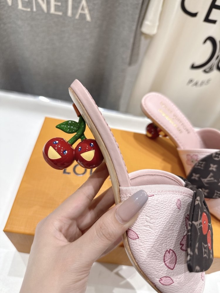 Босоножки фото 9