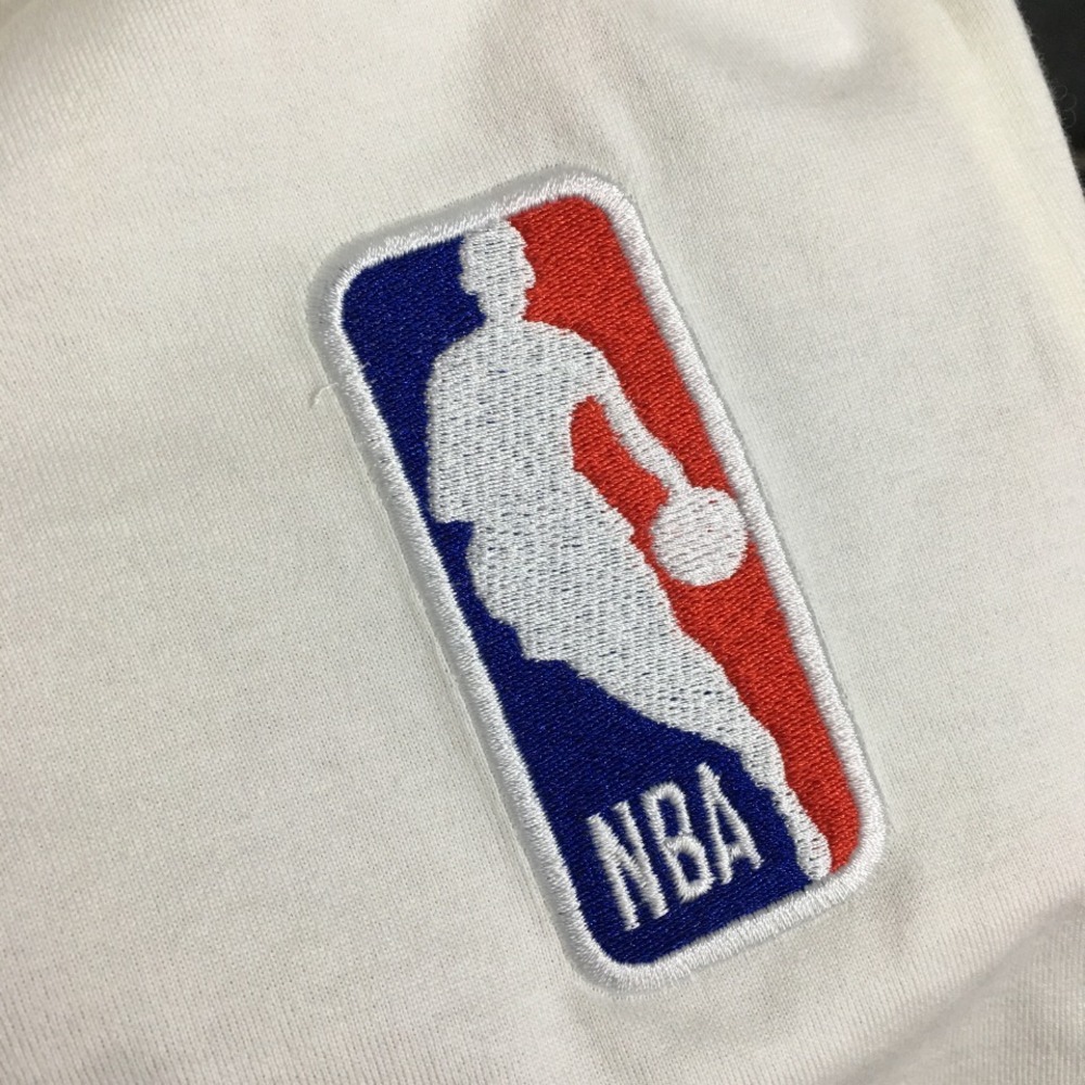 Футболка с логотипом NBA фото 5