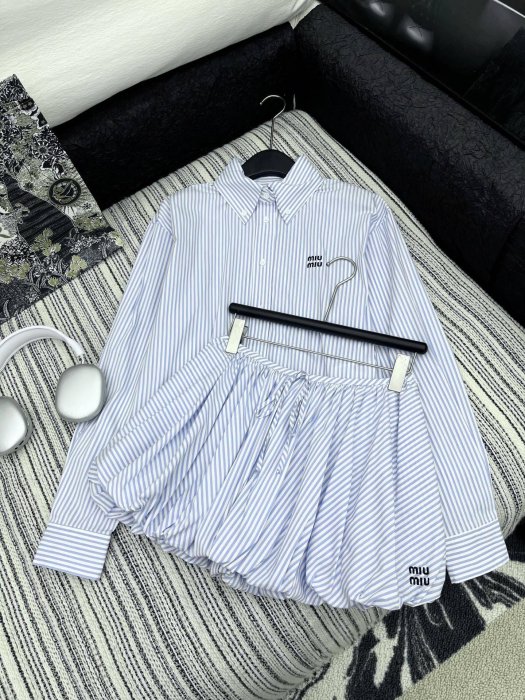 Костюм женский