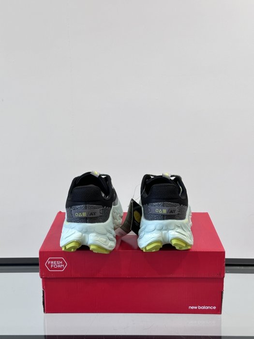 Кроссовки New Balance More Trail V3 фото 7