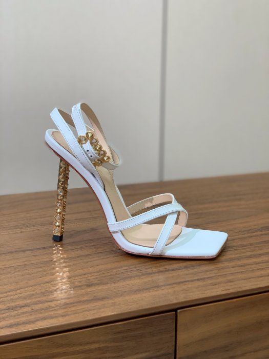 Босоножки фото 3