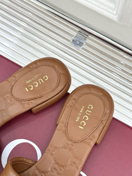 Шлепанцы фото 8