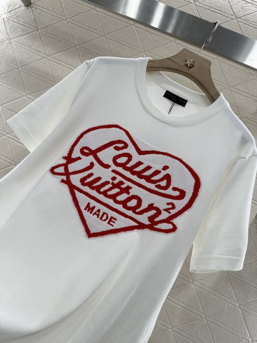 T-shirt women's фото 7