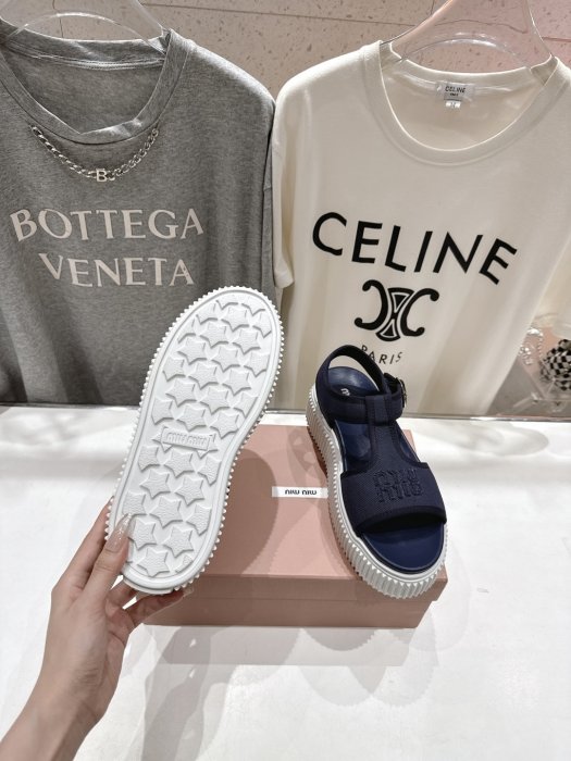 Сандалі жіночі фото 9