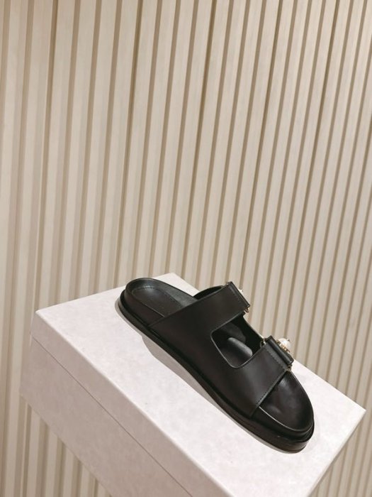 Шльопанці жіночі фото 4