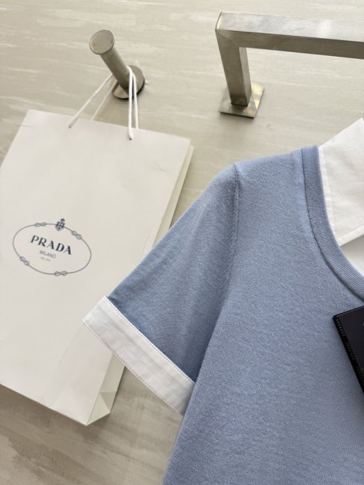 Футболка жіноча фото 4