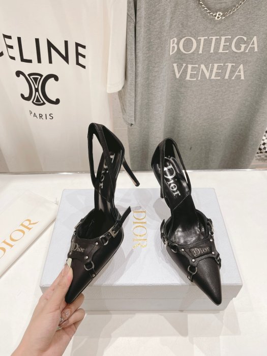 Босоножки фото 2