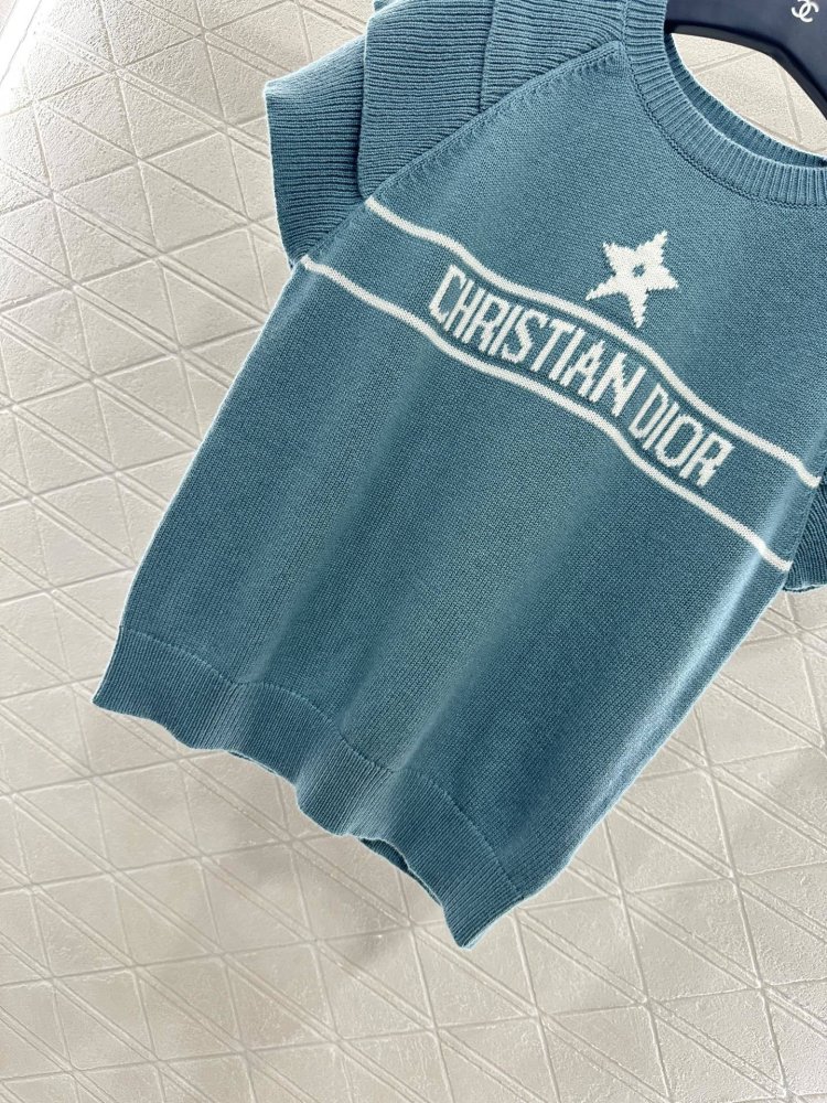 Футболка жіноча фото 5