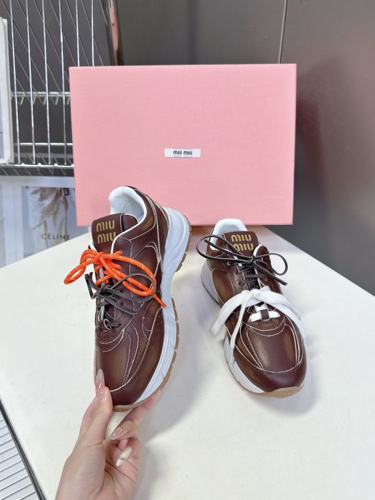 Кроссовки женские фото 4