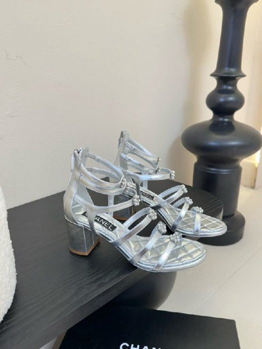 Sandals фото 2